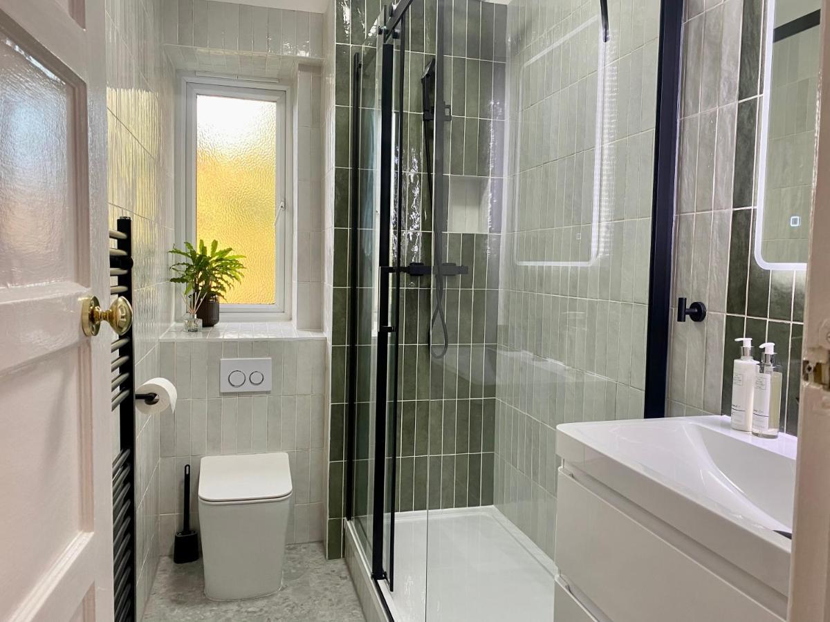 Newly Refurbished 2 Bedroom Apartment In South London Exterior foto
